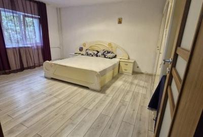 Apartament cu 3 camere decomandat, mobilat în Vitan Mall