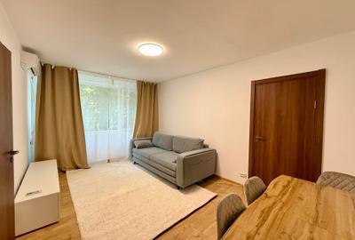 Apartament cu 3 camere semidecomandat în 1 Decembrie 1918