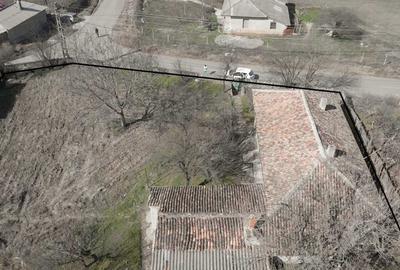 Casă cu 4 camere în Cerna
