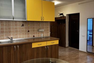 Apartament cu 2 camere semidecomandat în Apărătorii Patriei