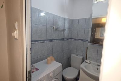 Apartament cu 3 camere semidecomandat în Inel II - 2