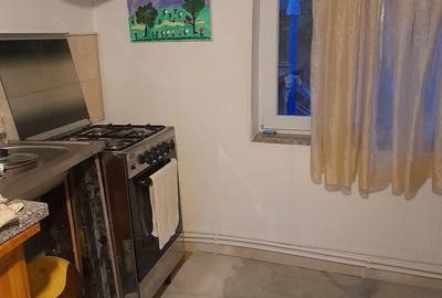 Casă cu 4 camere cu Teren 600 Mp în Tuzla