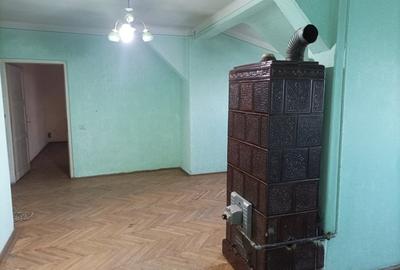 Apartament cu 3 camere semidecomandat în Central - 2