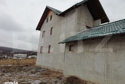 Casă cu 5 camere cu Teren 2500 Mp în Central - 6