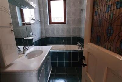 Apartament cu 4 camere decomandat în Calea Călărașilor - 8