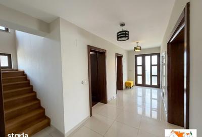 Casă cu 6 camere cu Teren 400 Mp în Central