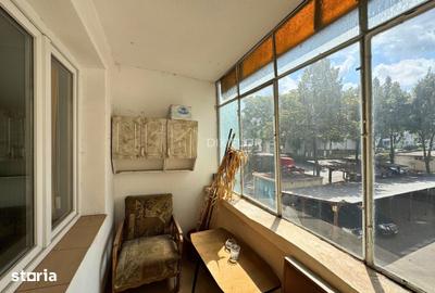 Apartament cu 3 camere în Tudor Vladimirescu