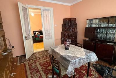 Casă cu 3 camere cu Teren 374 Mp în Central