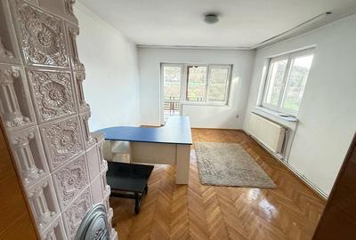 Casă cu 10 camere cu Teren 1200 Mp în Central - 3