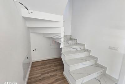 Casă cu 4 camere decomandat cu Teren 250 Mp în Ipotești