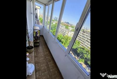 Apartament cu 4 camere decomandat în Ștefan cel Mare