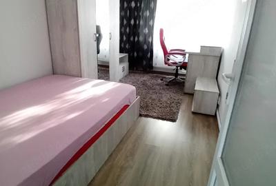 Apartament cu 3 camere semidecomandat în Șagului