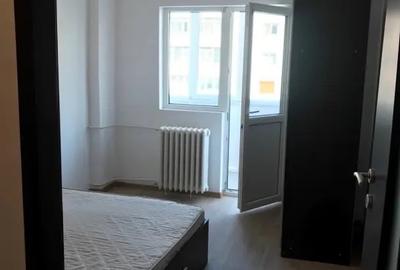 Apartament cu 4 camere decomandat în Moșilor