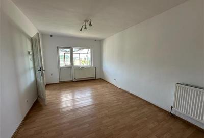 Apartament cu 2 camere semidecomandat în Mociur - 12