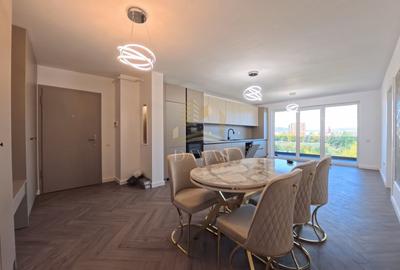 Apartament cu 3 camere semidecomandat, mobilat în Sopor