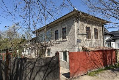 Casă cu 4 camere decomandat în Central - 8