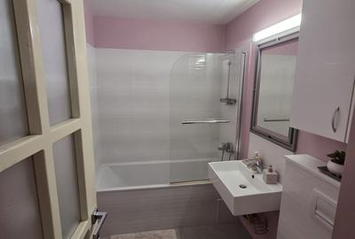 Apartament cu 2 camere decomandat în Republicii