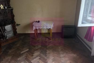 Casă cu 3 camere în Central