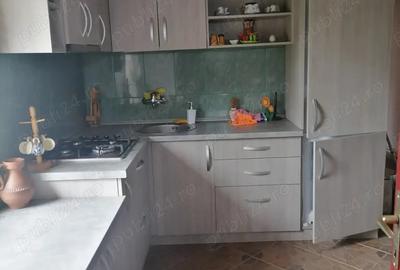 Casă cu 4 camere cu Teren 2000 Mp în Central - 6