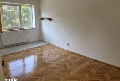 Apartament cu 3 camere decomandat în Carpați 2 - 3