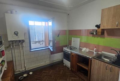 Apartament cu 3 camere decomandat în Tomești - 10