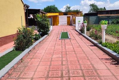 Casă individuală cu 5 camere cu Teren 1090 Mp în Central