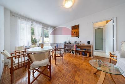 Apartament cu 3 camere semidecomandat în Centrul Istoric