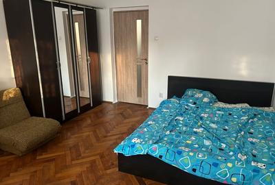 Garsonieră decomandată, mobilată în Pajura