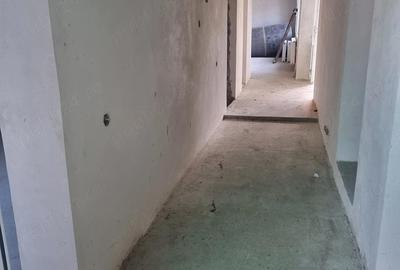Casă cu 4 camere cu Teren 80 Mp în Central - 9