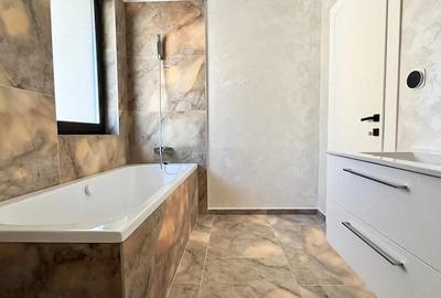 Casă cu 5 camere cu Teren 280 Mp în Girocului - 2