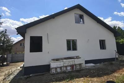 Casă cu 3 camere în Valu lui Traian