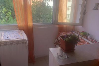 Garsonieră decomandată în Oarja