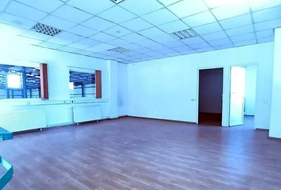 Spațiu comercial, de 1,216 mp, în Tractorul - 2