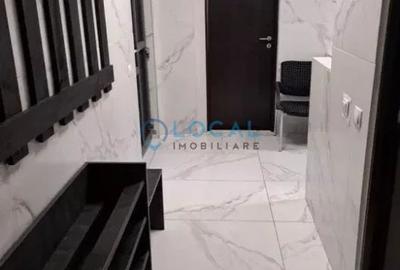 Apartament cu 3 camere semidecomandat în Horea