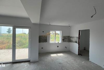 Casă cu 3 camere cu Teren 383 Mp în Vidra