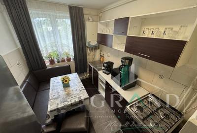 Apartament cu 2 camere semidecomandat, mobilat în Semicentral