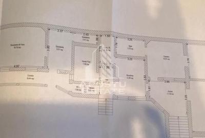 Casă cu 10 camere cu Canalizare în Central - 4