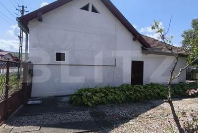 Casă cu 3 camere cu Teren 1400 Mp în Central