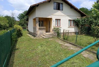 Casă cu Teren 1400 Mp în Cornu