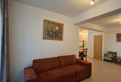 Apartament cu 3 camere semidecomandat în Circumvalațiunii - 1