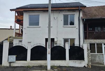 Casă în Central