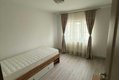Apartament cu 3 camere decomandat în Soarelui