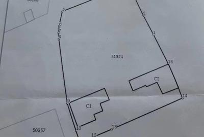 Casă cu Teren 2250 Mp în Central