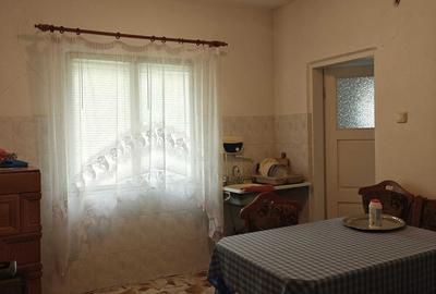 Casă cu 3 camere decomandat în Uliești - 13