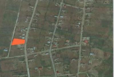 Teren de 2048 mp, în Vadu - 4