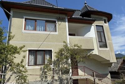 Casă cu 4 camere cu Teren 1300 Mp în Băi
