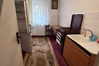 Apartament cu 3 camere semidecomandat în Central - 2