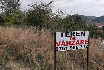 Teren de 4700 mp, în Central - 8