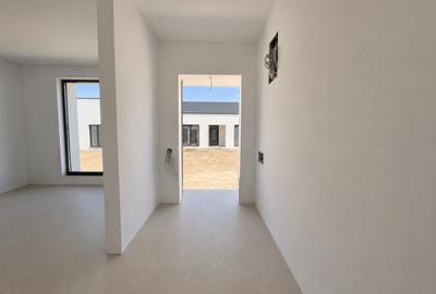 Duplex cu 3 camere cu Canalizare în Clinceni - 2