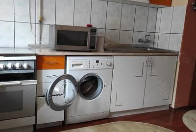Apartament cu 2 camere decomandat în 22 Decembrie - 7